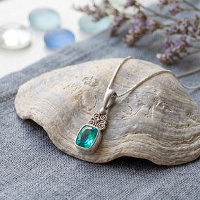 18" Barrel-Cut Caribbean Quartz Necklace